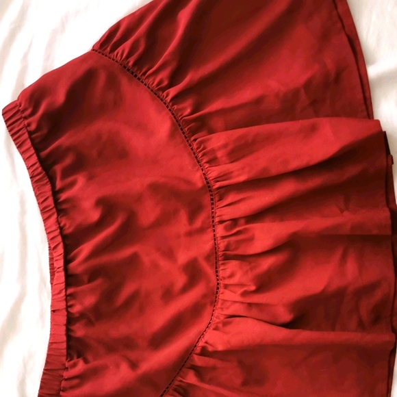 Banana Republic Skirt in Red Size Small - Picture 2 of 3